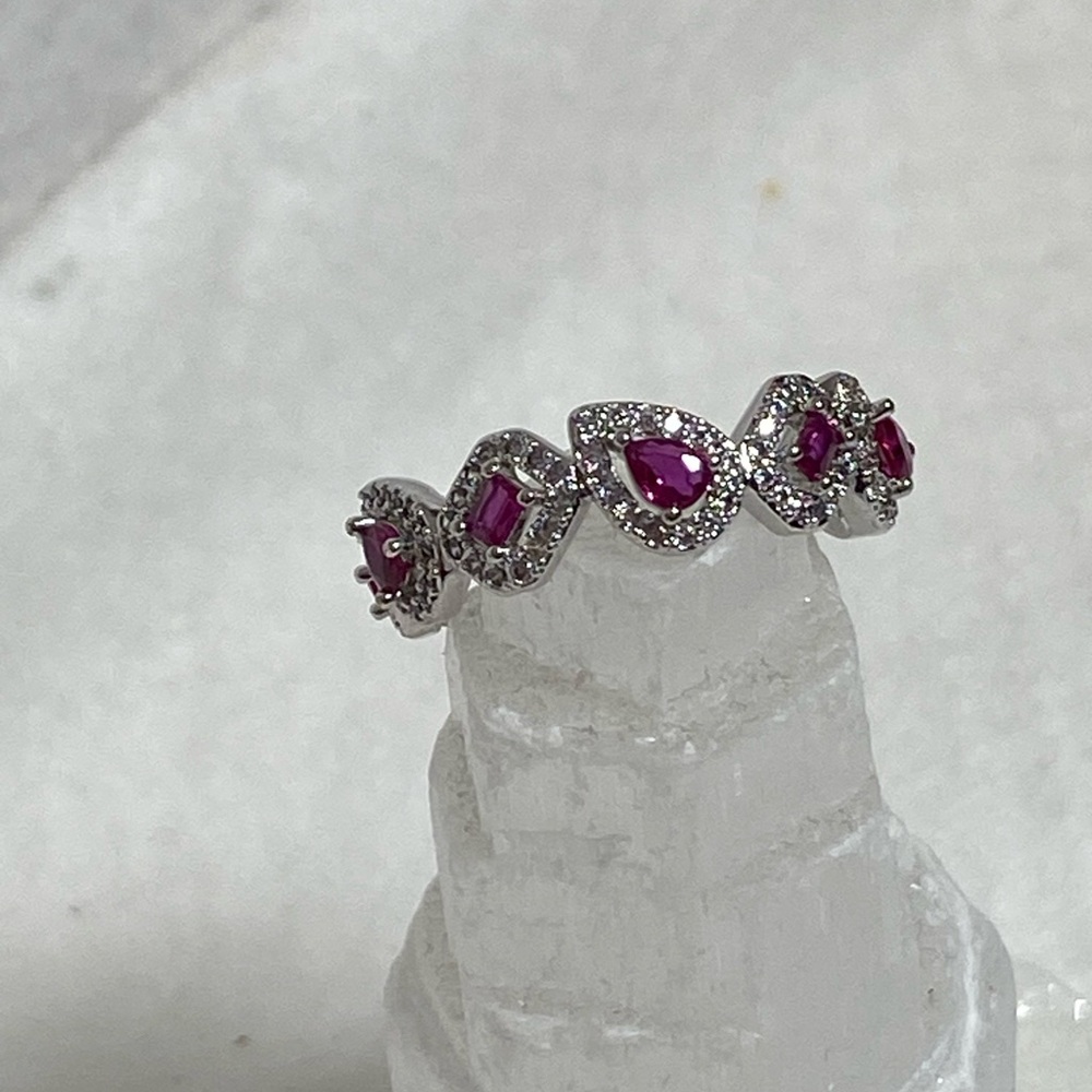 Dazzling Silver and Pink Gemstone Ring